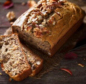 Frühstücksbrot mit Quark und Nüssen