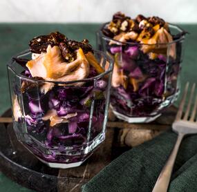 Rotkohl-Birnen-Salat mit Stremellachs