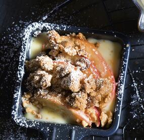 Apple-Crumble im Pfännchen