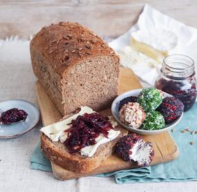 Camembert mit Zwiebelchutney