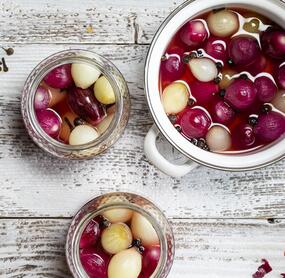 Eingelegte Perlzwiebeln