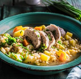 Graupensuppe mit Hähnchen