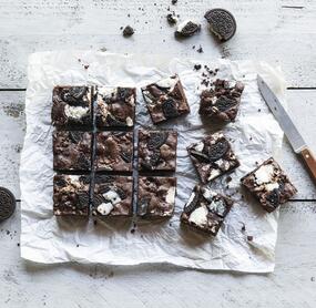 Saftige Oreo-Brownies mit wenig Zutaten