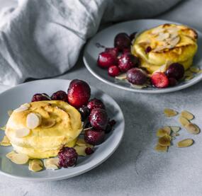 Low-Carb-Frühstückssoufflé mit Beeren