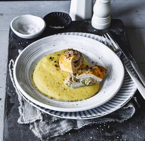 Gorgonzola-Hähnchen mit Polenta