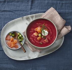 Rote-Bete-Suppe mit Räucherlachs