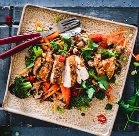 Zartes Teriyaki Chicken mit gedämpftem Gemüse