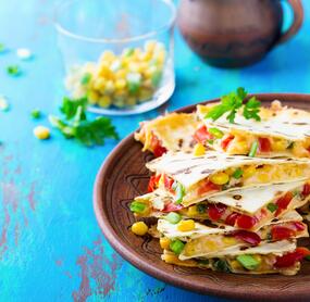 Quesadillas mit Mais und Paprika