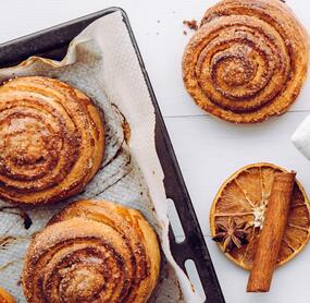 Fluffige Zimtschnecken mit Hefeteig