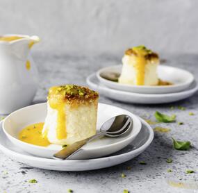 Kleine Käsekuchen aus dem Varoma® mit Aprikosensoße