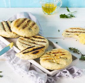 Einfaches Grillbrot mit Kräutern