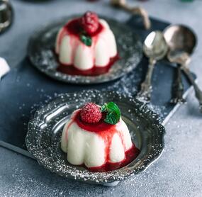 Pannacotta mit Himbeersoße