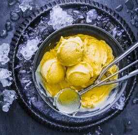 Mango-Sahne-Eis