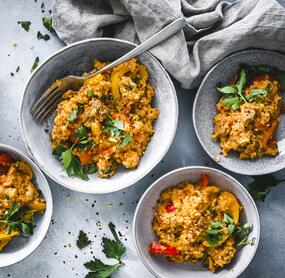 Reisfleisch mit Paprika und Zwiebeln