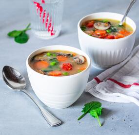 Gesunde Blitz-Gemüsesuppe mit Kartoffeln