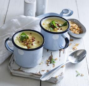 Cremige Blumenkohlsuppe mit Röstzwiebeln
