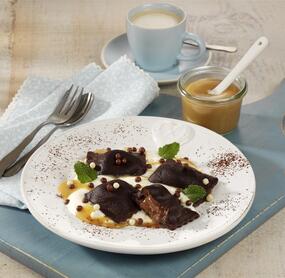 Schokoladen-Mascarpone-Ravioli mit Karamellsoße