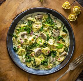 Tortellinisuppe mit Champignons und Bacon