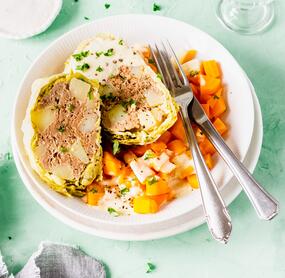 Kartoffel-Hack-Roulade mit Möhrengemüse