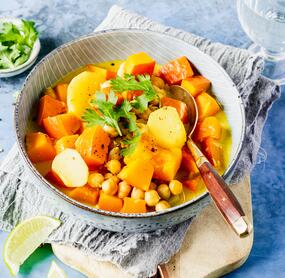 Kürbis-Kartoffel-Curry mit Kichererbsen