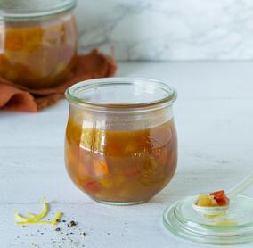 Süßsauer-Soße mit Paprika und Ananas