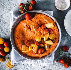 Der leckerste Tomatendip mit Frischkäse