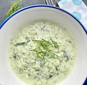 Gurkensalat mit Senf-Dill-Soße