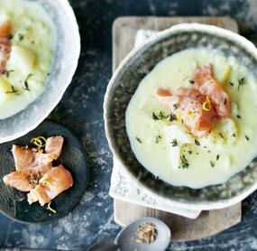 Fenchel-Blumenkohl-Suppe mit Lachs