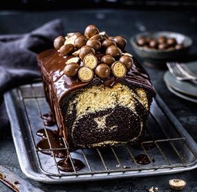 Marmorkuchen mit Knusperkugeln