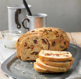 Dinkelstuten mit Früchten
