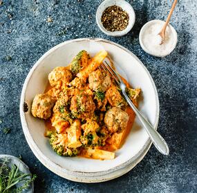 Hackbällchen mit mediterranem Gemüse