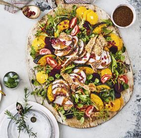 Schweinebraten mit Orangen-Bete-Salat und Honig-Senf-Soße