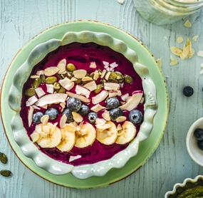 Gesunde Bowl mit Blaubeeren