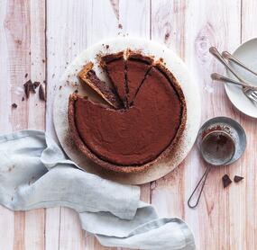 Low Carb-Schokokäsekuchen mit Mandelboden