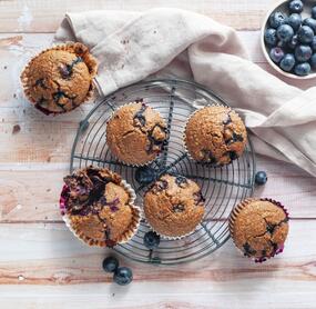 Gesunde Vollkornmuffins mit Blaubeeren
