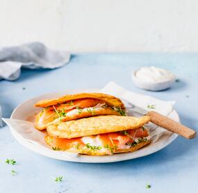 Cloud-Bread-Sandwich mit Lachs