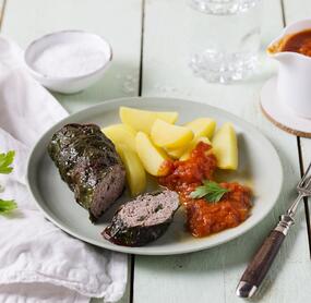 Heimische Hackroulade aus Mangold mit Salzkartoffeln