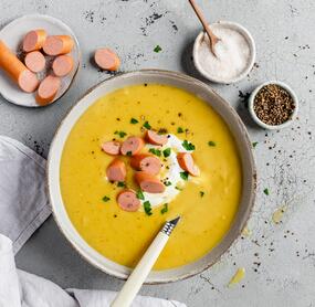 Cremige Kartoffelsuppe mit Wiener Würstchen