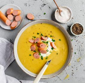 Cremige Kartoffelsuppe mit Wiener Würstchen