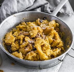 Amarettini-Schmarren mit Amaretto-Kirsch-Kompott