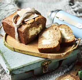 Bananenbrot mit Frischkäsefüllung