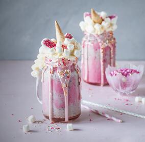 Pinke Einhorn-Shakes