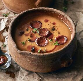 Kürbissuppe mit knuspriger Chorizo