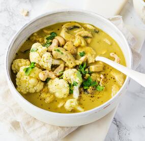 Low-Carb-Putencurry mit Blumenkohl