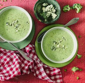 Brokkolisuppe mit Gorgonzola
