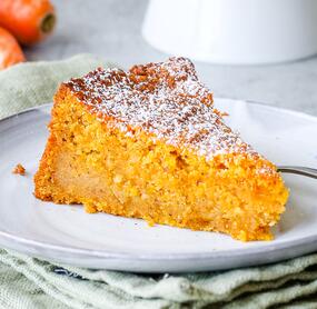 Der saftigste vegane Karottenkuchen
