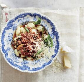 Gnocchi mit Hackfleischragout