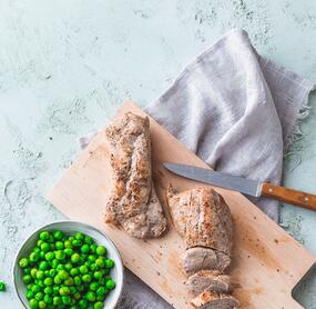 Schweinefilet mit Frühlingsgemüse und Kräutersoße
