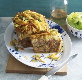Saftiger Hackbraten mit Kartoffelkruste