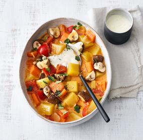 Cremiges Kartoffel-Gemüse-Gulasch mit Schmand